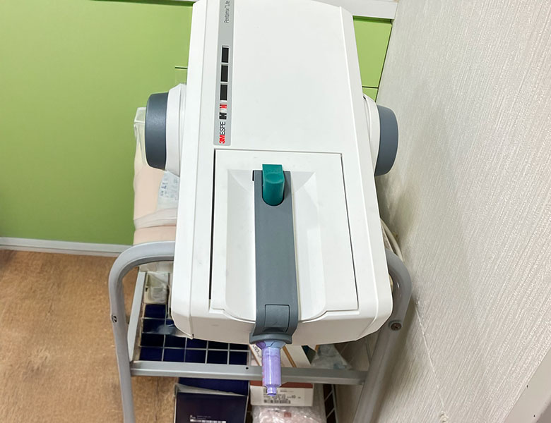 八千代緑が丘駅より徒歩1分の歯医者、公園都市プラザわかば歯科のシリコン自動練和器